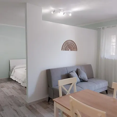 Domus Deledda 'sole' شقة