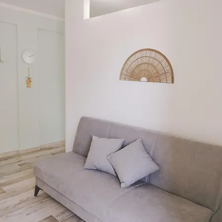Domo Deledda Sole Apartment Posada (Sardinia)