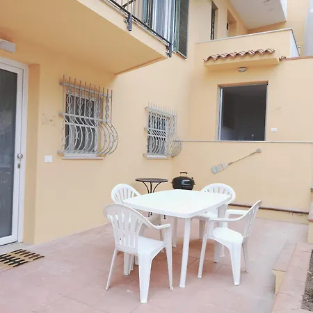 Domus Deledda 'sole' Posada (Sardinia)