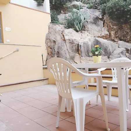 Domo Deledda Sole Apartment
